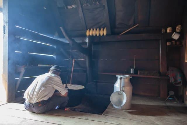 Kiedy są prawdziwe oscypki? Poznaj sezon i unikalny proces produkcji Kiedy są prawdziwe oscypki? Poznaj sezon i unikalny proces produkcji