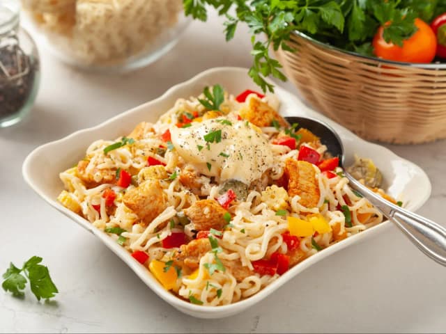 Sałatka jak z chińskiej restauracji – prosty przepis na smakowity dodatek Sałatka jak z chińskiej restauracji – prosty przepis na smakowity dodatek