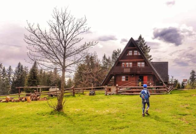 Bacówka na Krawcowym Wierchu - praktyczne informacje i porady dla turystów Bacówka na Krawcowym Wierchu - praktyczne informacje i porady dla turystów