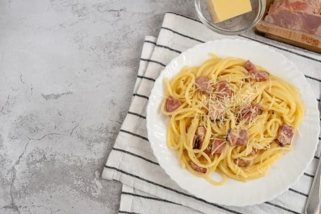 Ser owczy o ostrym smaku: Odkryj wyjątkowe aromaty i zastosowania Ser owczy o ostrym smaku: Odkryj wyjątkowe aromaty i zastosowania