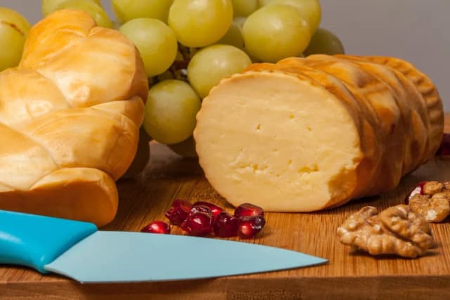 Jak zrobić oscypek z twarogu - łatwy przepis na ser a'la oscypek Jak zrobić oscypek z twarogu - łatwy przepis na ser a'la oscypek